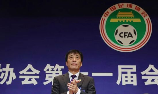 打屁股chinesespank打屁股女贝网